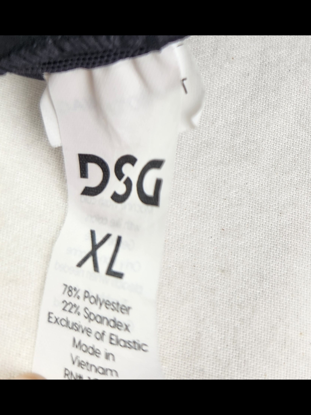 DSG Geometric Print Sports Bra in Black and Tan - Picture 6 of 8